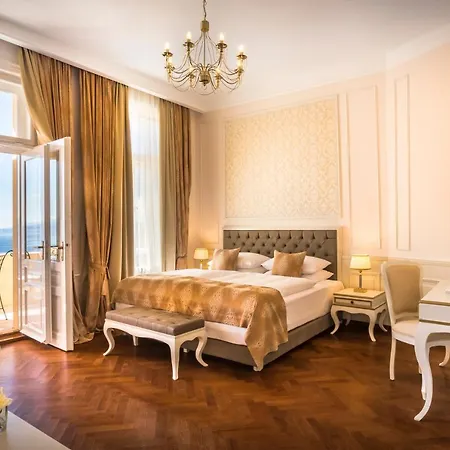 Palace Bellevue - Liburnia فندق أوباتيا