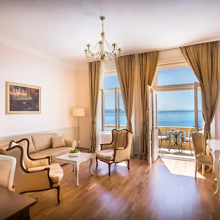 Palace Bellevue - Liburnia فندق أوباتيا