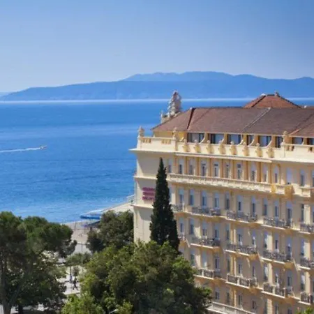 فندق Palace Bellevue - Liburnia 4*